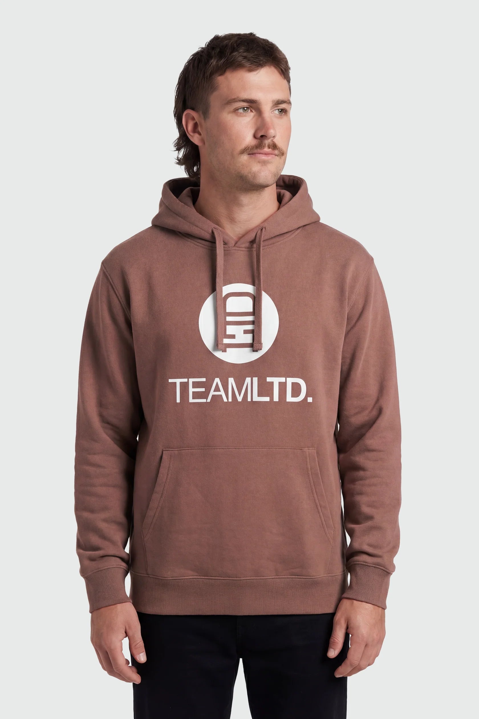 CLASSICHOODIE-DESERTCLAY_16f3749d-5073-413d-a9c7-6edaf179c773-3